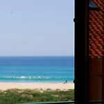 Supertubos Hostel *