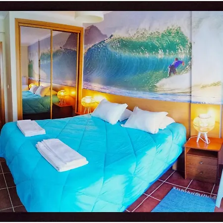 Supertubos Hostel *