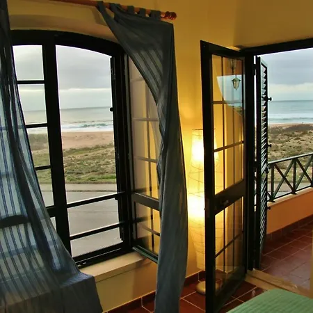Supertubos Beach Vandrerhjem Atouguia Da Baleia
