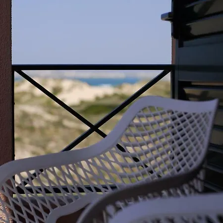 Supertubos Ostello Atouguia Da Baleia