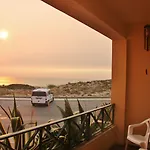 Supertubos Hostal *