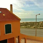 Hostal Supertubos Atouguia Da Baleia