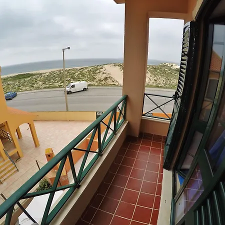 Supertubos ホステル