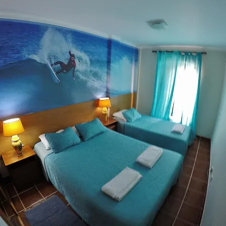 ホステル Supertubos アトウギア・ダ・バレイア