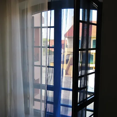 ホステル Supertubos アトウギア・ダ・バレイア