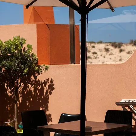 ホステル Supertubos *